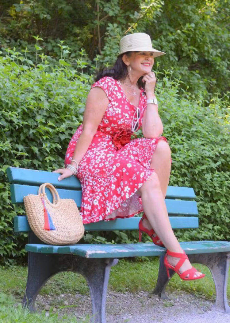 <p>CUSTOMERS GIVE BAILEY'S BOUTIQUE CALIFORNIA A 4.7/5</p>