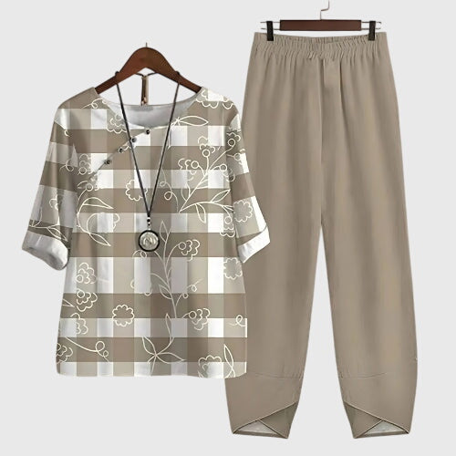 Natalia | Comfortable Artistic Print Set